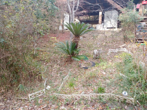 ▲お庭西側 ▲お庭西側