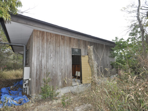 兵庫県加東市 木々に囲まれた別荘地の平屋2LDK リノベーションでお家をよみがえらせてみませんか。