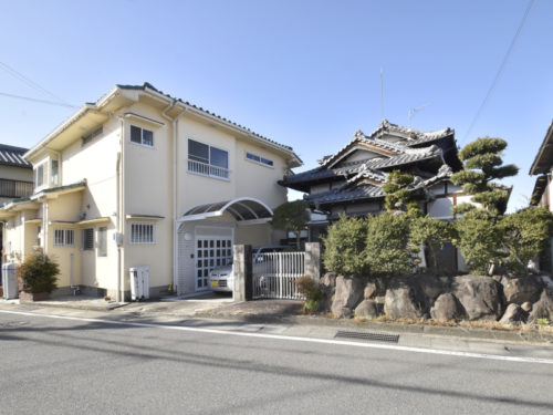 兵庫県たつの市 約151坪の敷地に2棟のお家が建っています！2世帯以上のご家族にオススメです♪