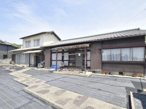 兵庫県たつの市 約245坪のゆったりとした敷地に建つ6DKのお家♪