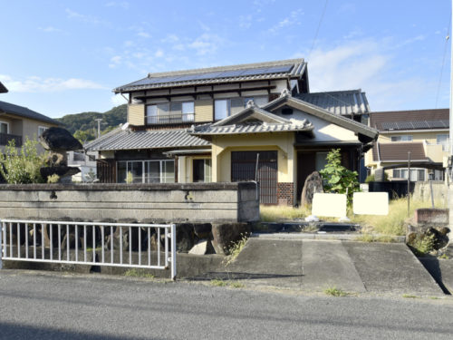 兵庫県たつの市 便利なエリアに建つ、程よい広さの農地付き日本家屋♪