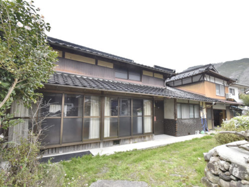 兵庫県宍粟市 のどかな集落の8DK日本家屋！農地付きです♪