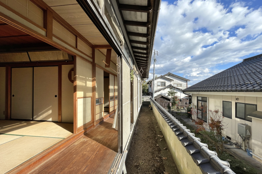 島根県松江市 国宝松江城、堀川まで徒歩圏内！縁側、庭付きの6DKです